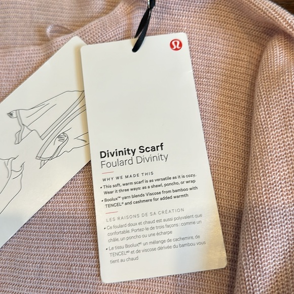 Lululemon Divinity Scarf
Angel Wing / Cashew - Picture 2 of 5